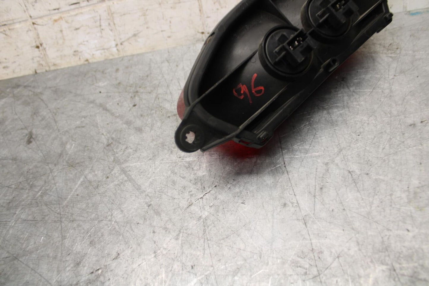 1999 Honda Super Hawk 1000 VTR1000F REAR TAIL TAILLIGHT BACK BRAKE LIGHT BB51
