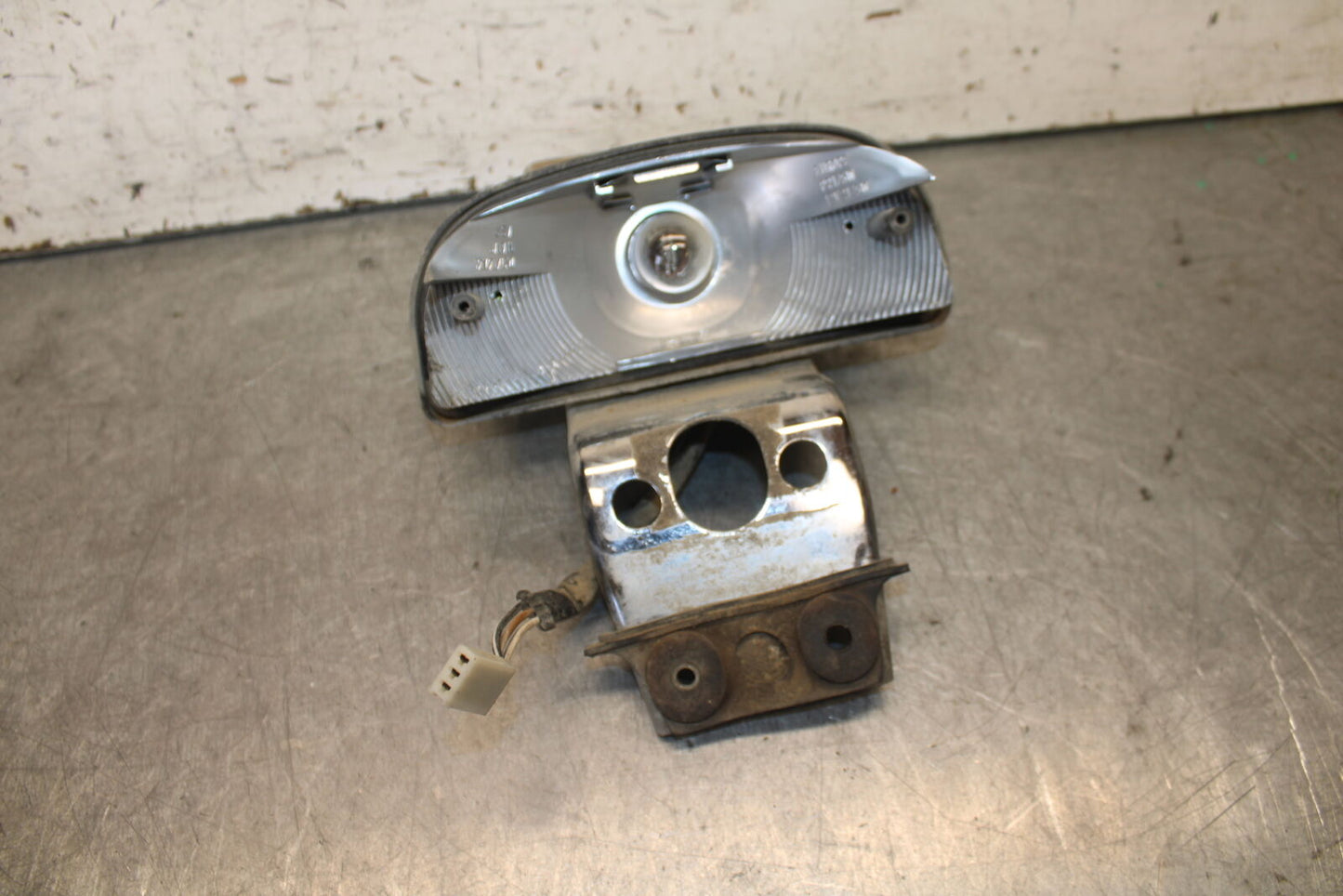 87-03 SUZUKI INTRUDER 1400 VS1400GLP REAR BACK TAIL LIGHT MOUNT BRACKET BB702