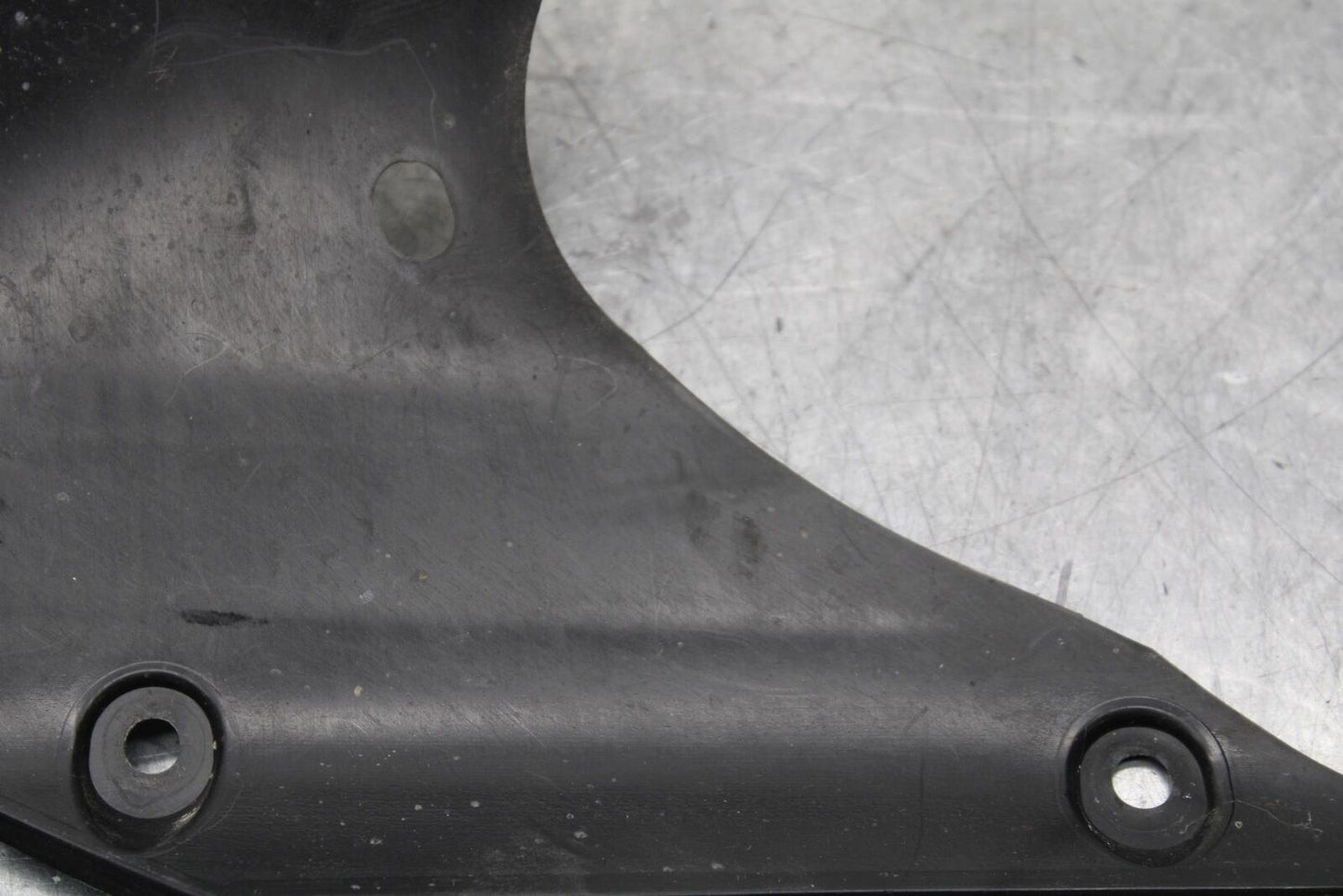 20 SUZUKI GSXR 1000 CENTER UNDER PANEL TRIM COWL BB597