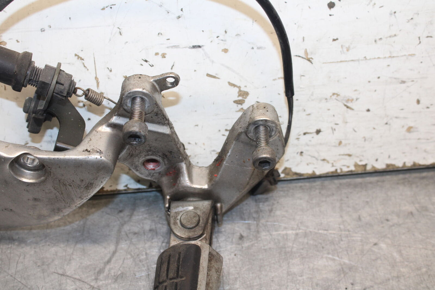 96-07 YAMAHA YZF600R RIGHT REARSET REAR SET DRIVER FOOT PEG REST STOP BB746