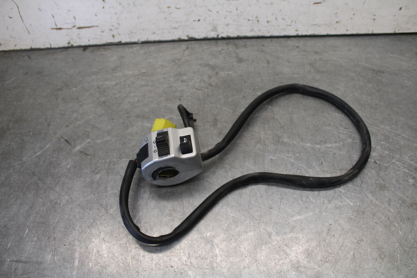 05-09 SUZUKI BOULEVARD C90 LEFT CLIP ON HANDLE HORN SIGNALS SWITCH BB692