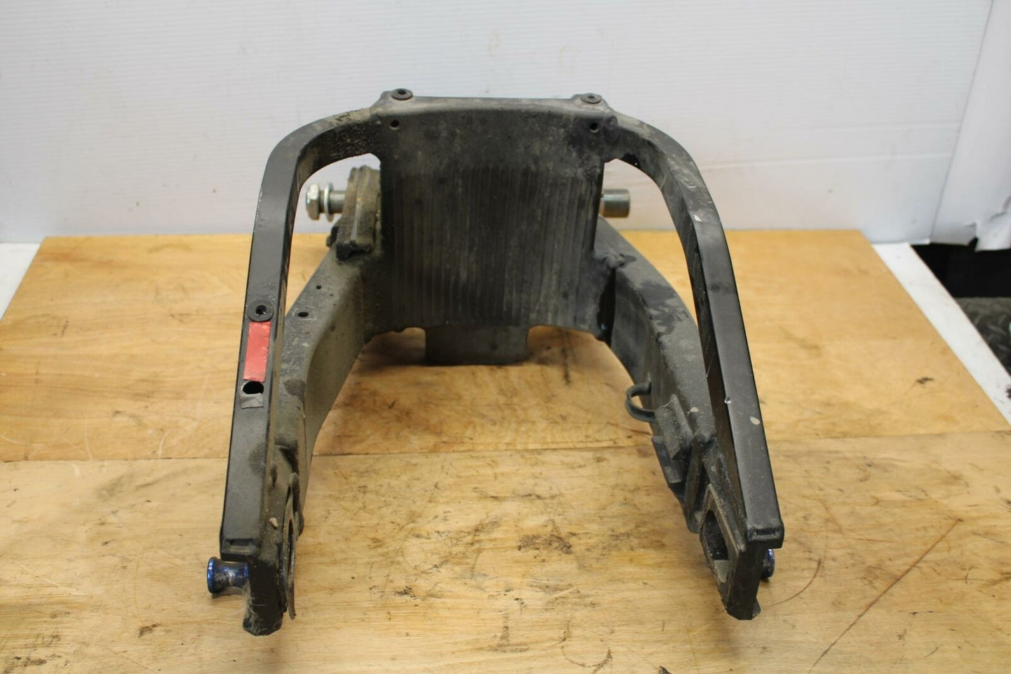 04-05 SUZUKI GSXR600 REAR SWINGARM BACK SUSPENSION SWING ARM BB329