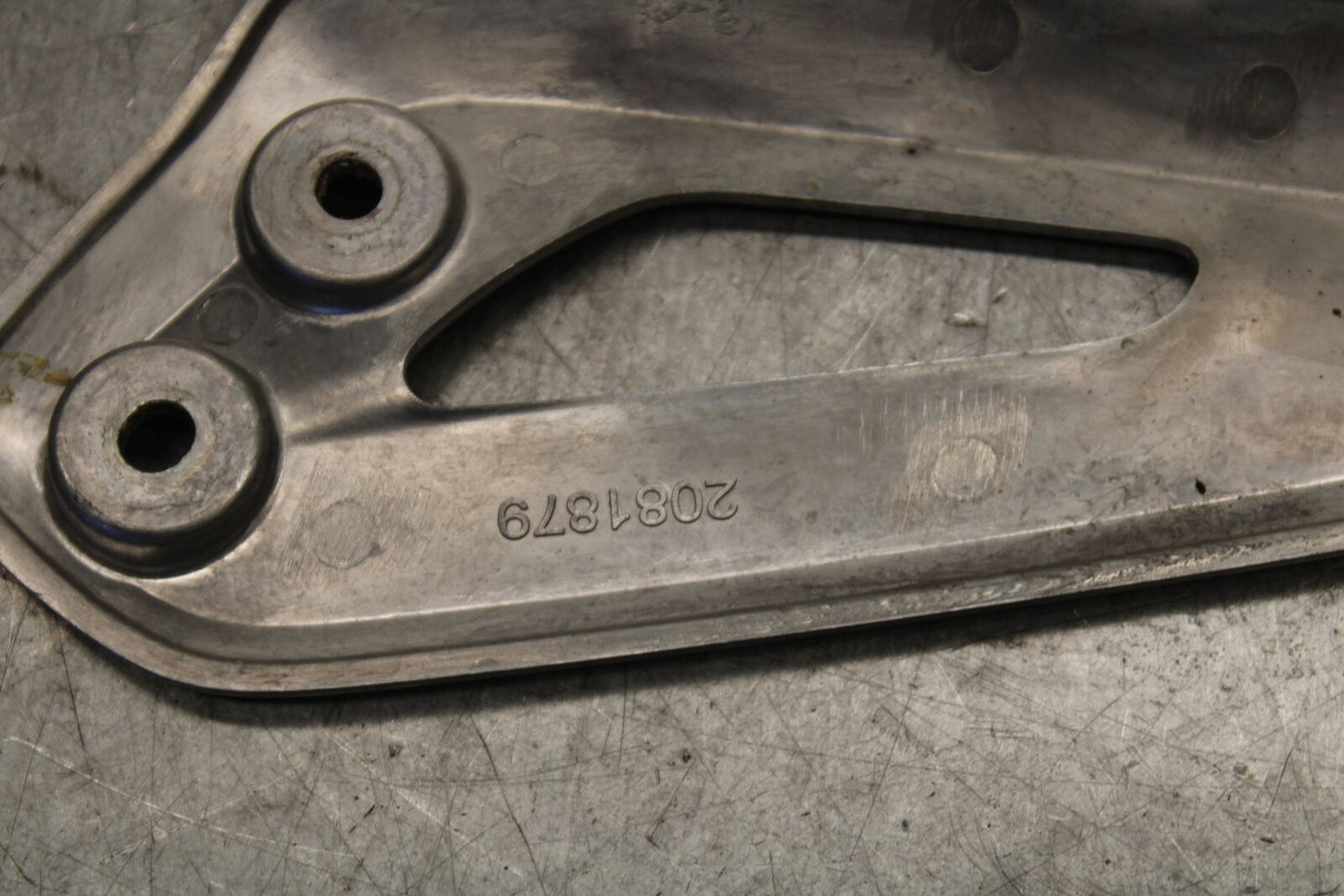 19-21 TRIUMPH SPEED TWIN 1200 RIGHT REARSET REAR SET HEEL GUARD COVER BB653