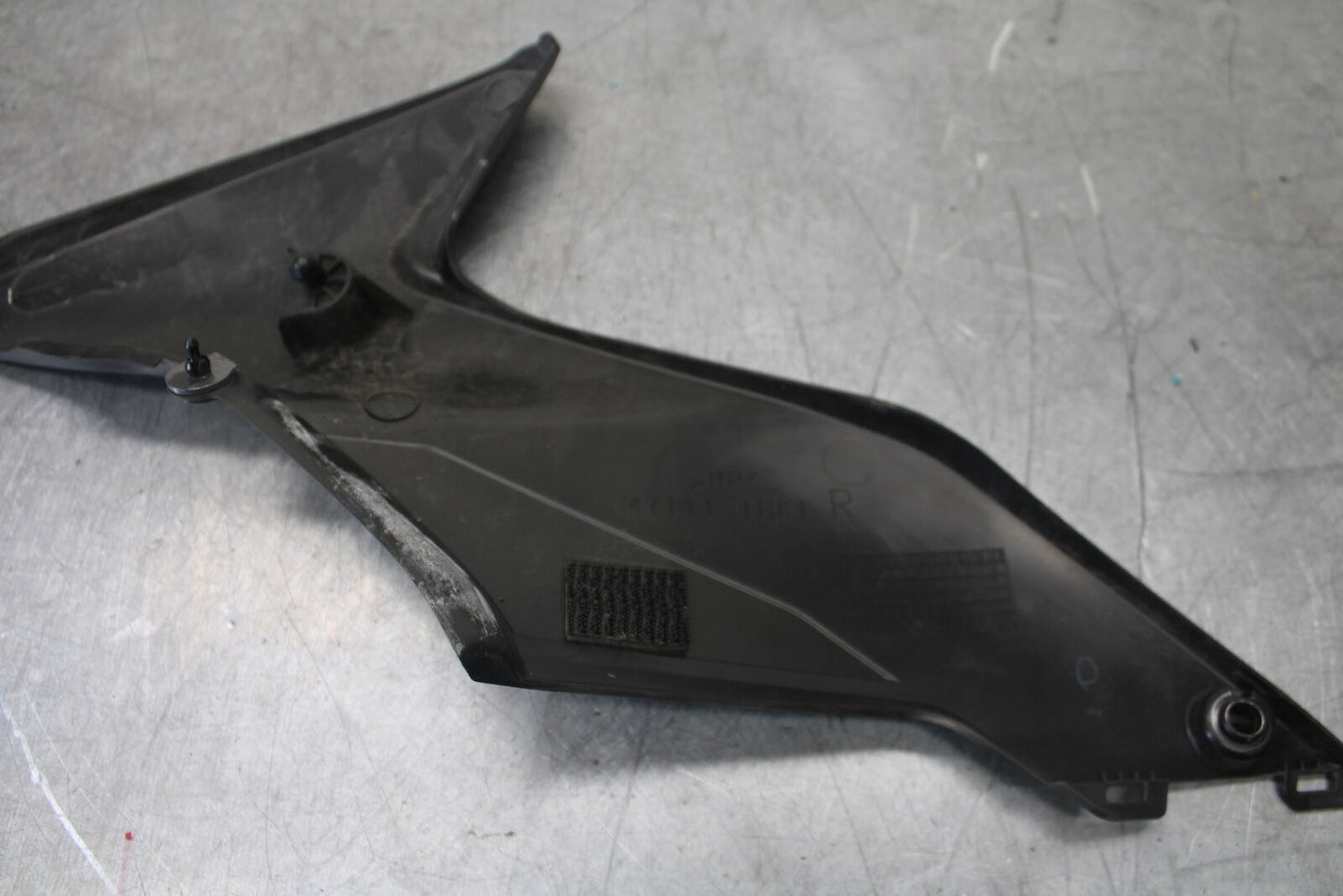 17-24 SUZUKI SV650 RIGHT GAS TANK FUEL CELL PANEL COVER TRIM COWL BB706