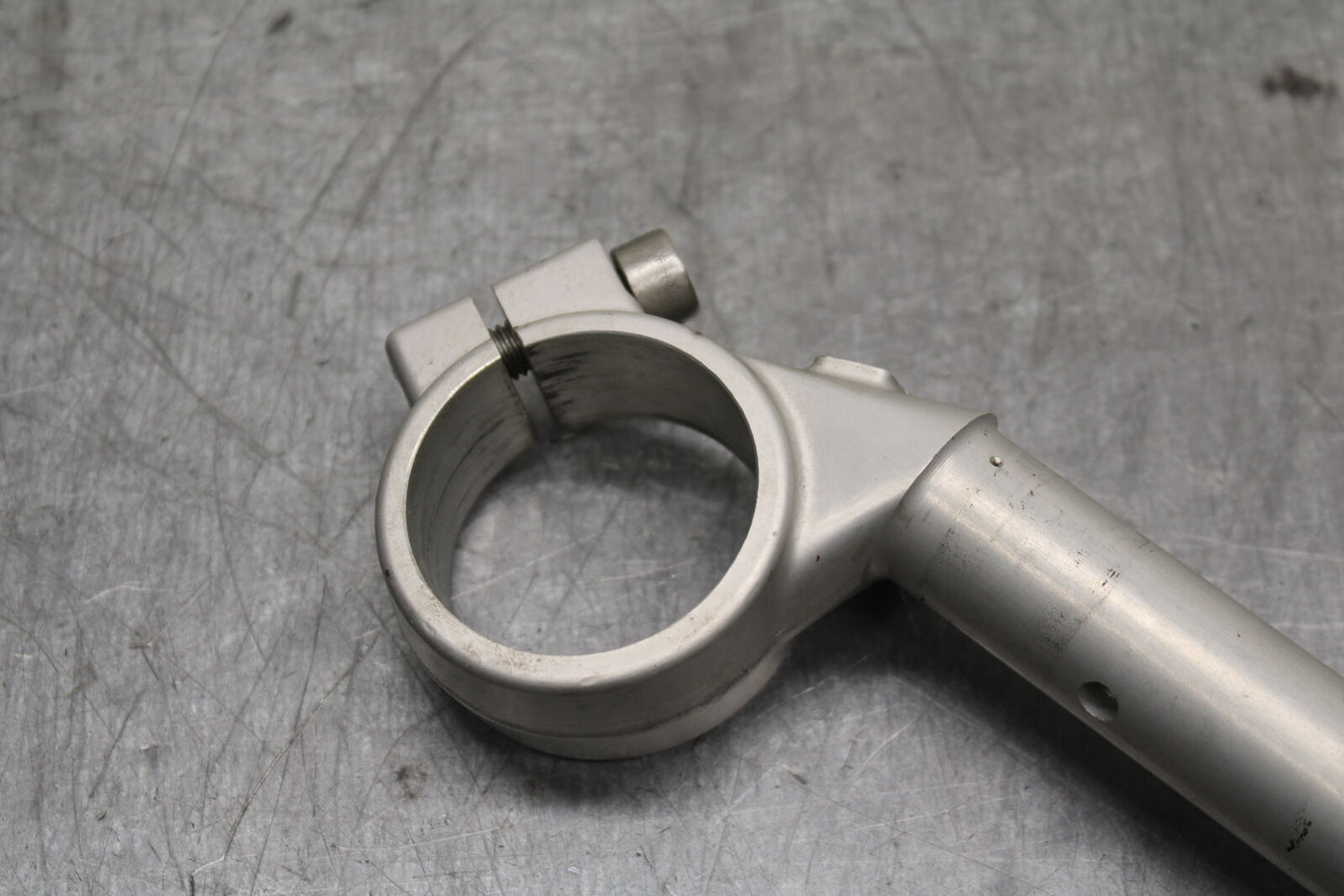 03-04 TRIUMPH DAYTONA 600 RIGHT CLIP ON HANDLEBAR BB745