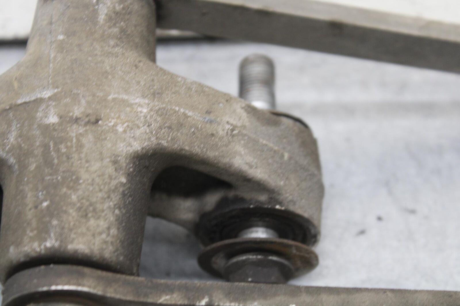 01-03 SUZUKI GSXR600 REAR DOGBONE SHOCK LINKAGE LINK 62600-35870 BB633