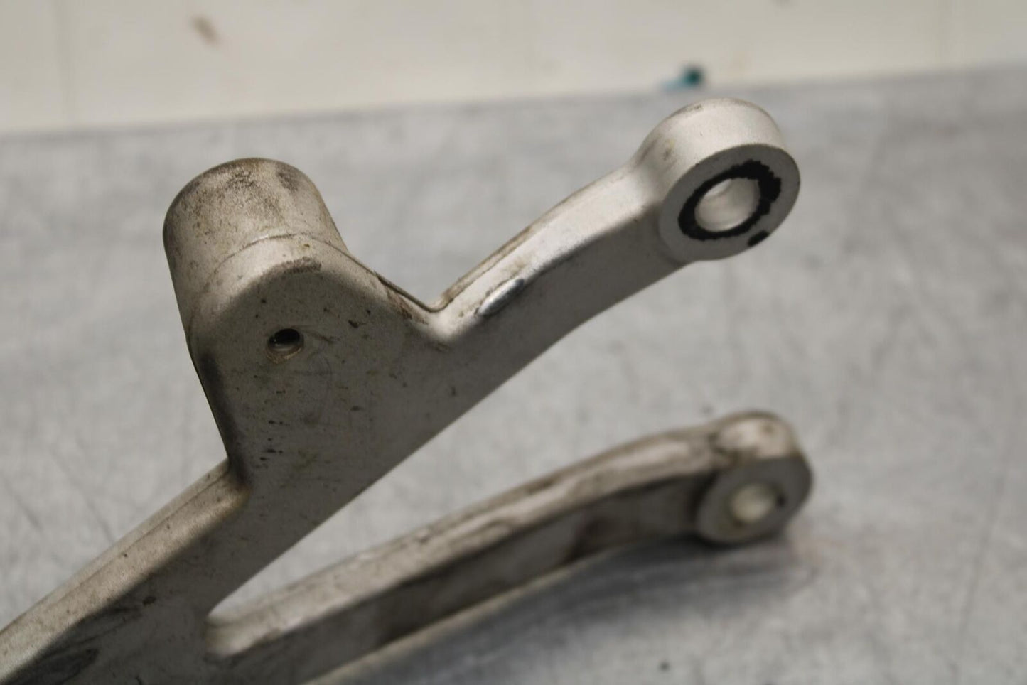 07-11 KTM 990 SUPER DUKE ENGINE MOUNT MOTOR BRACKET BB578