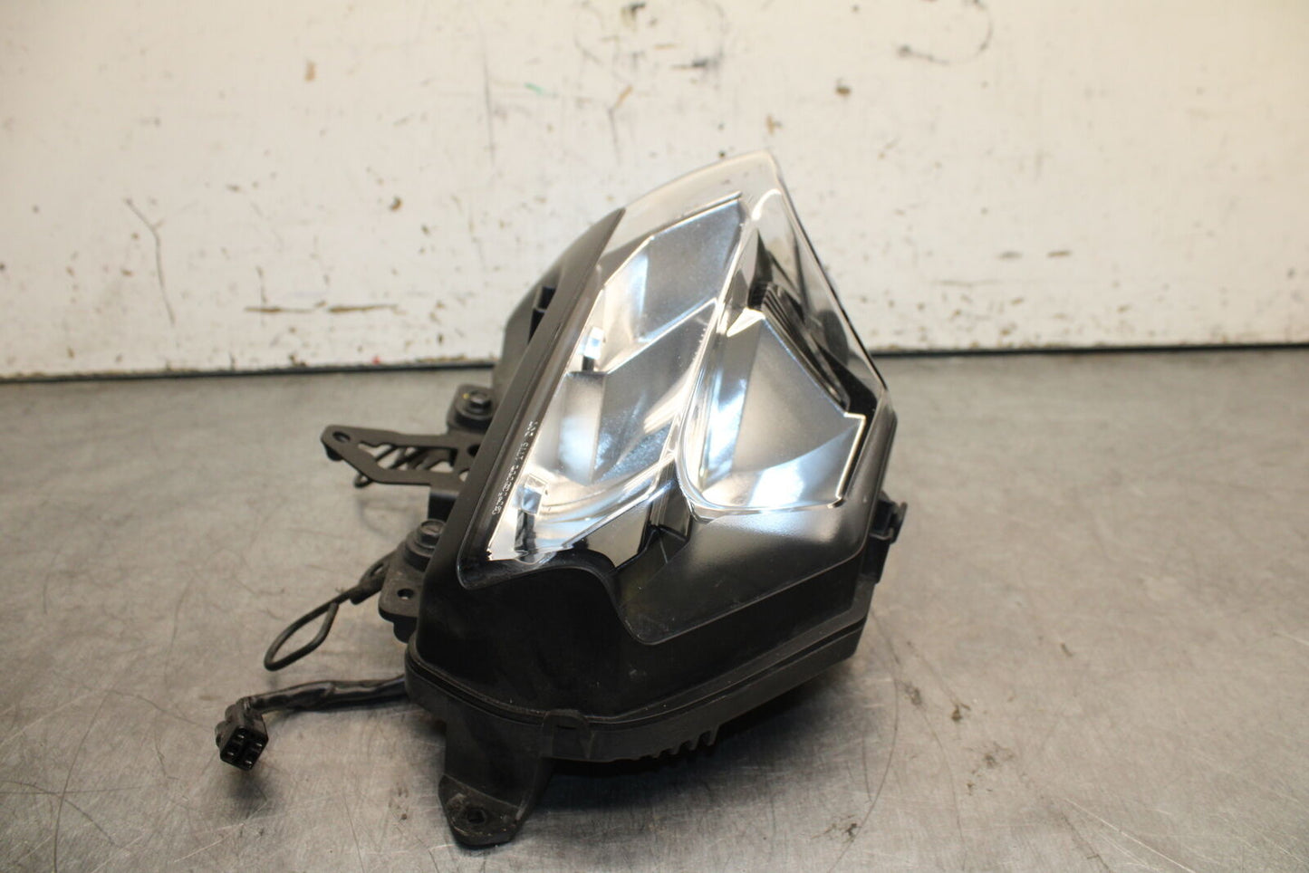 19-22 KAWASAKI Z400 FRONT HEADLIGHT HEAD LIGHT LAMP BB738