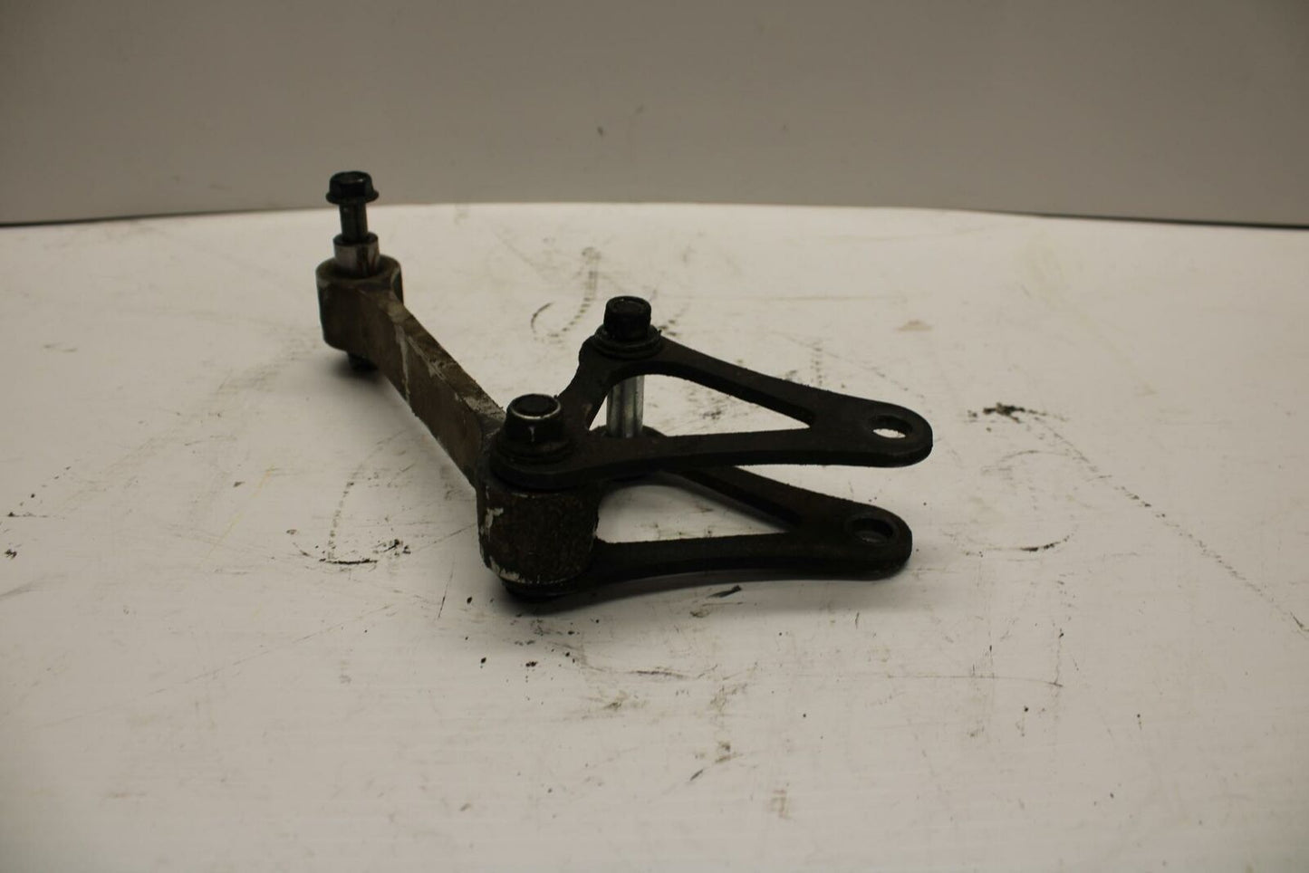 99 YAMAHA YZF R6 REAR DOGBONE SHOCK LINKAGE LINK 5EB-2217A-00-00 BB246