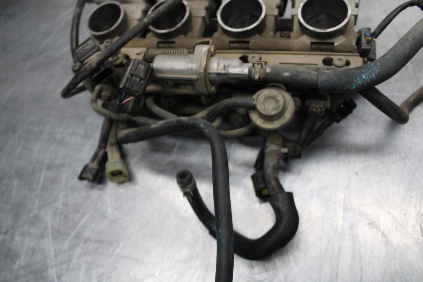 03-04 YAMAHA YZF R6 MAIN FUEL INJECTORS / THROTTLE BODIES BB481