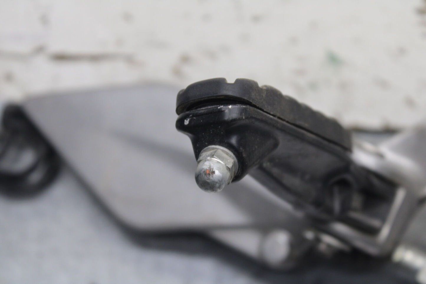 13-16 KTM 390 DUKE RIGHT REARSET REAR SET DRIVER FOOT PEG REST STOP BB748