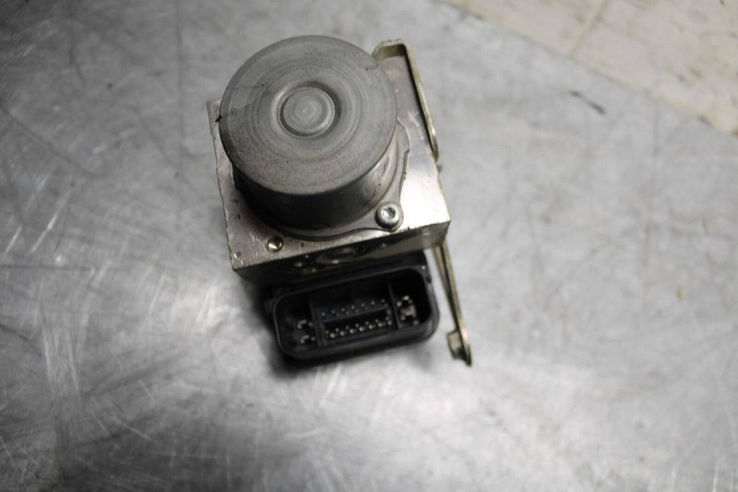 17-19 YAMAHA FZ09 ABS PUMP UNIT MODULE BB480