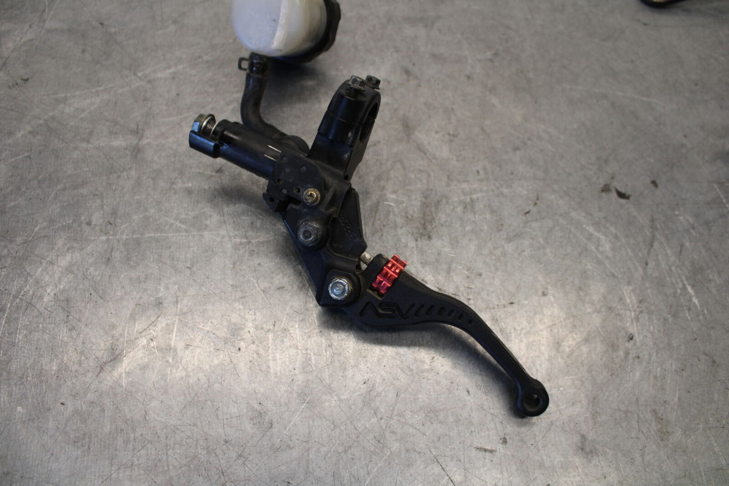 03-07 SUZUKI SV1000S AFTERMARKET FRONT BRAKE MASTER CYLINDER w/ LEVER BB657