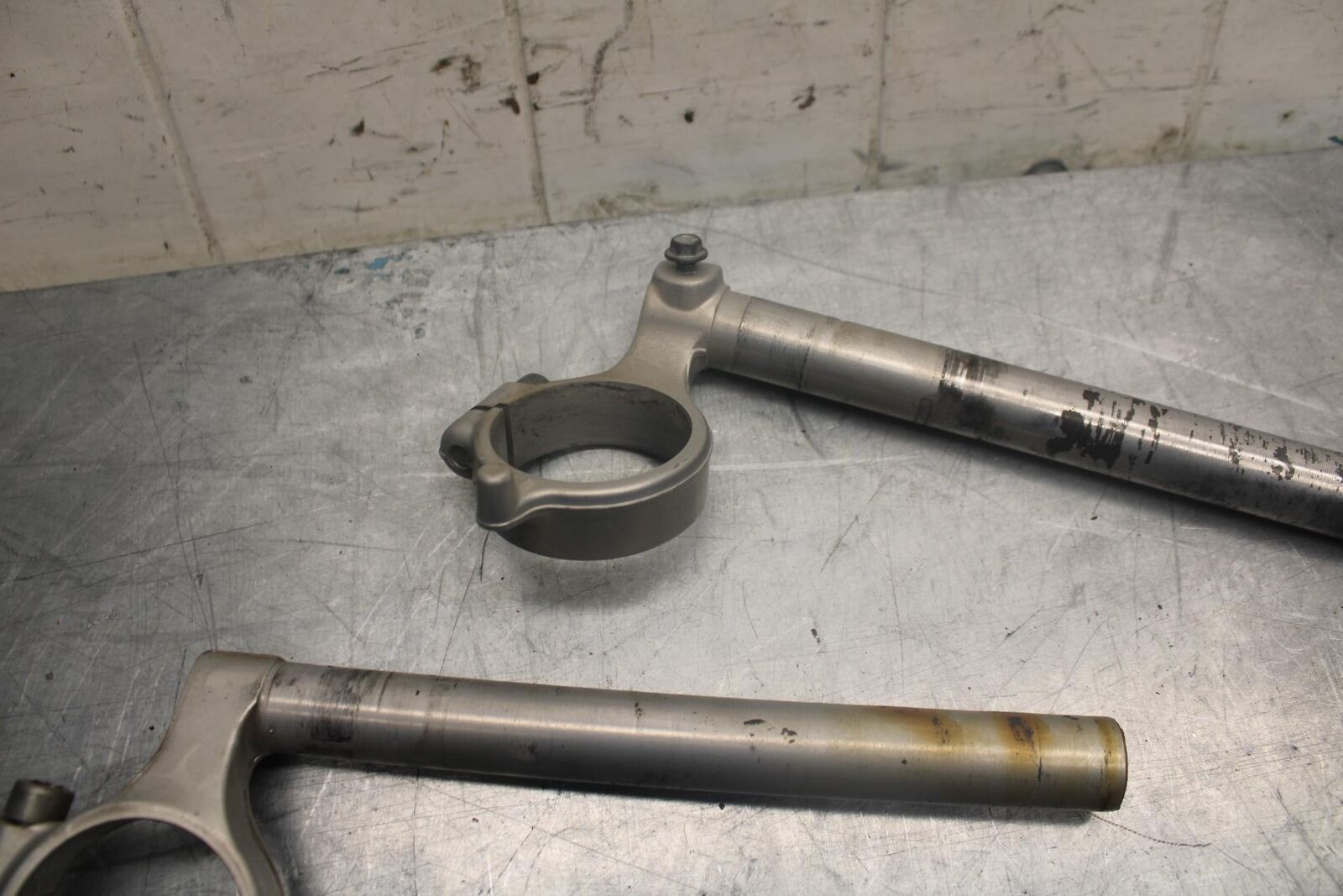 03-04 SUZUKI GSXR1000  CLIP ON ONS HANDLEBARS PAIR SET 56111-18G00 BB459