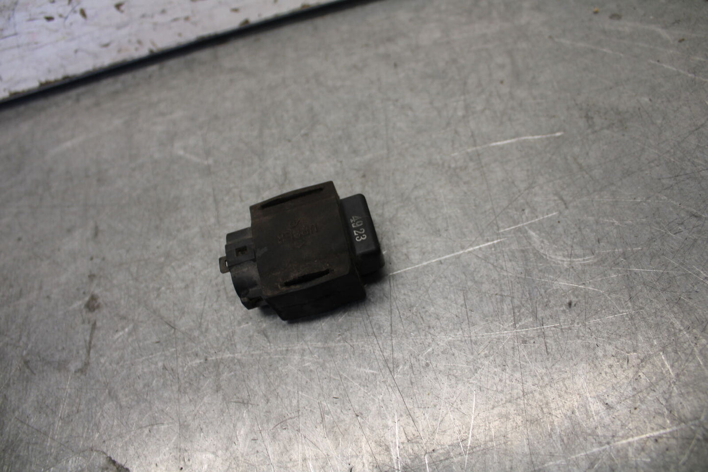 04 SUZUKI GSXR600 TIP OVER BANK ANGLE CRASH SENSOR SWITCH 33960-06G00 BB676