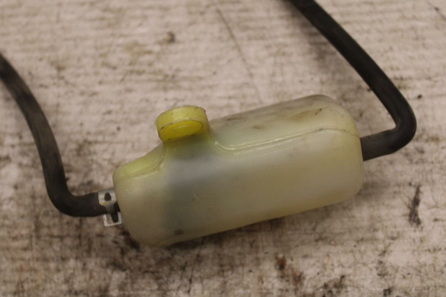 00-04 SUZUKI MARAUDER 800 VZ800 COOLANT WATER TANK RESERVOIR 17911-48E00 BB305