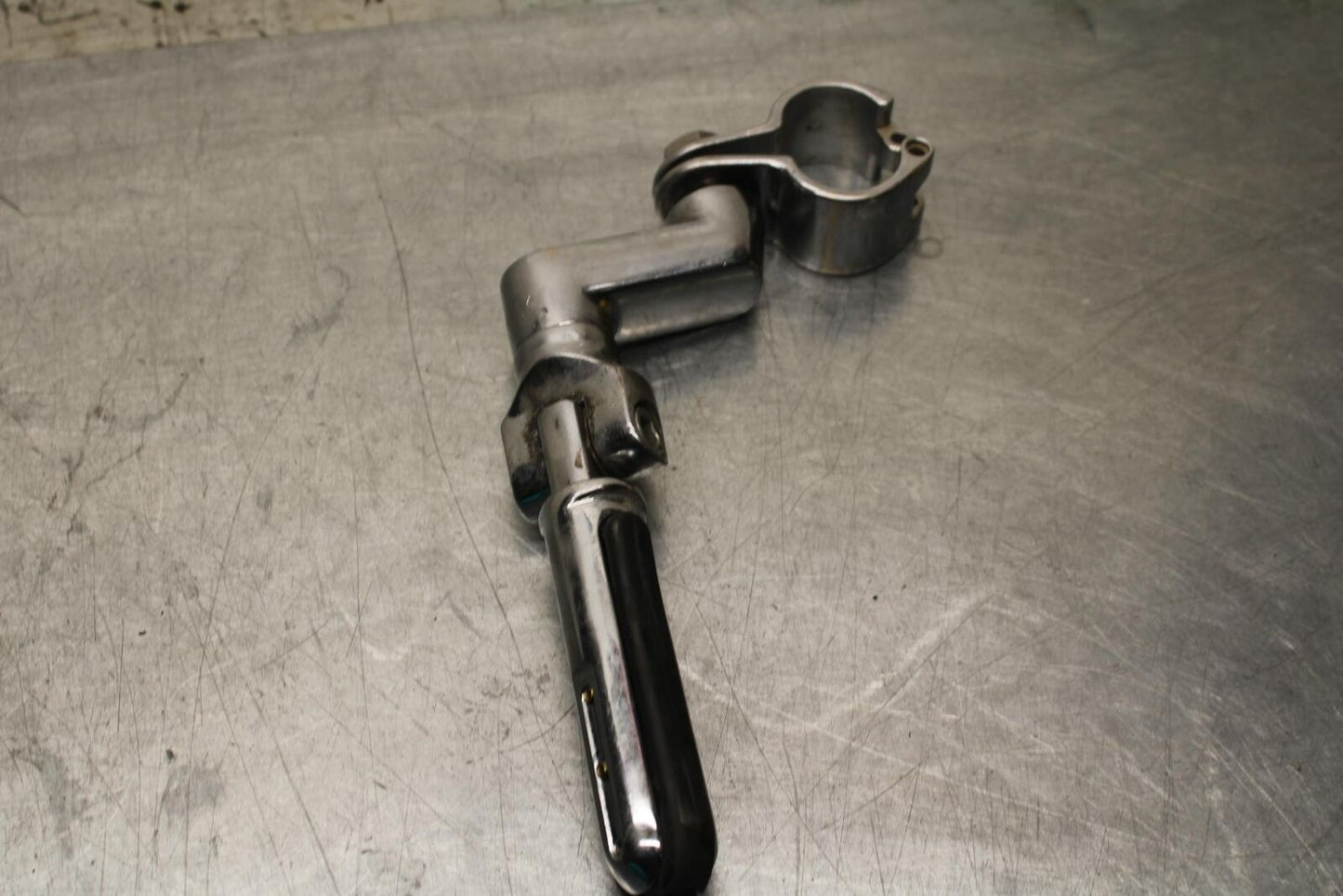 2004 Suzuki Intruder 1500 VL1500 LEFT REAR FOOT REST PEG STEP BB573
