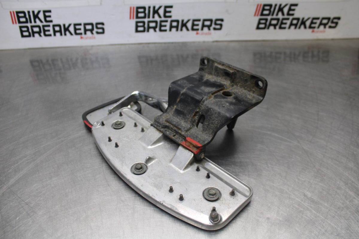 05-09 SUZUKI BOULEVARD C90 RIGHT FRONT FOOT REST PEG STEP BB918
