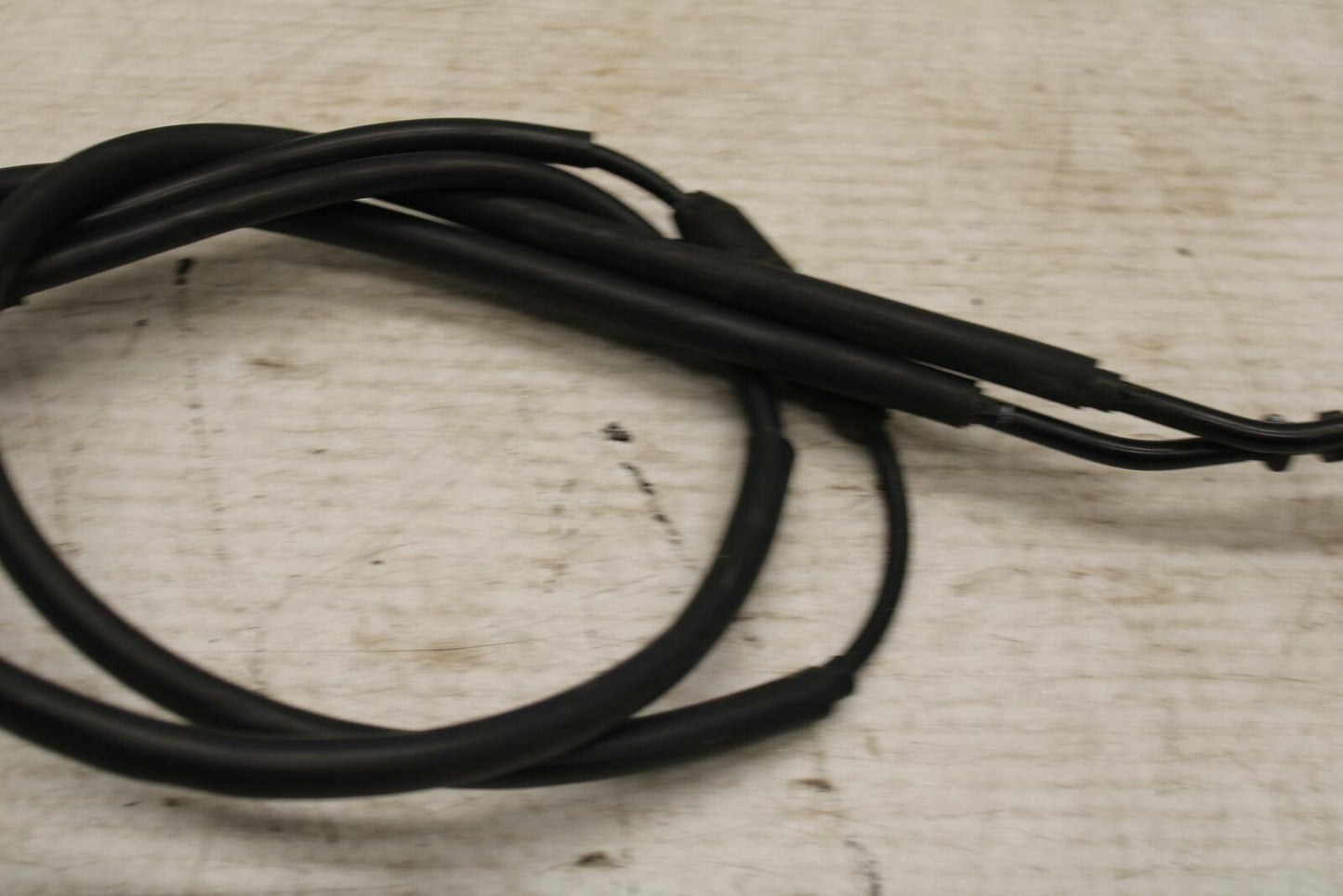 08-11 TRIUMPH SPEED TRIPLE THROTTLE CABLES LINES BB366