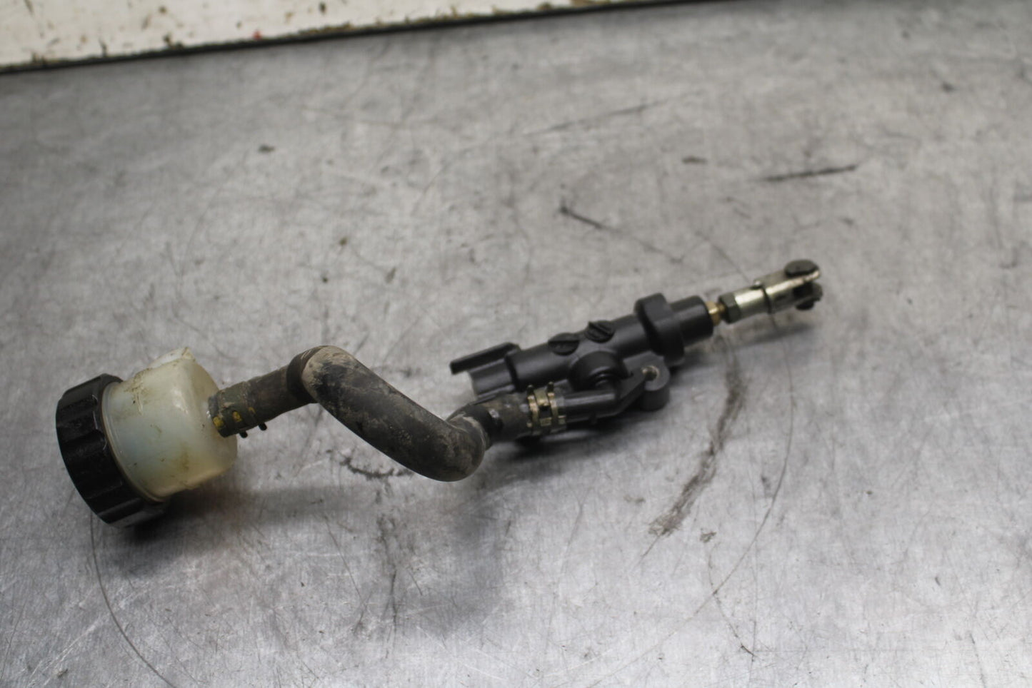 96-07 YAMAHA YZF600R REAR BACK BRAKE MASTER CYLINDER W RESERVOIR BB746