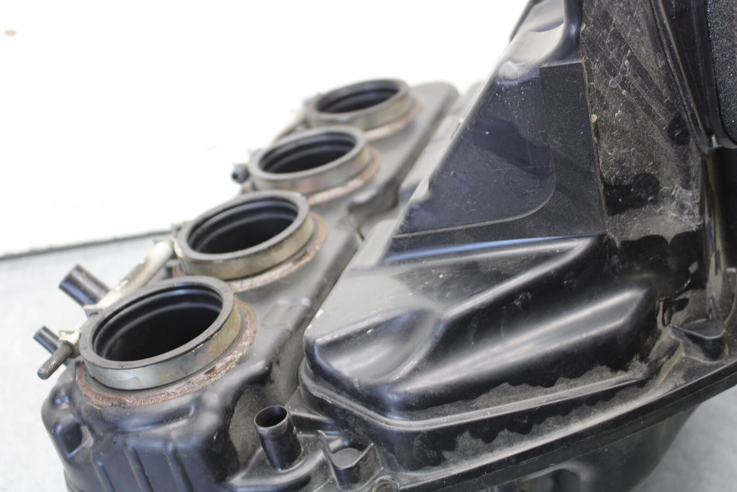 16 KAWASAKI NINJA ZX10R AIRBOX AIR INTAKE FILTER BOX 11010-0844 BB650