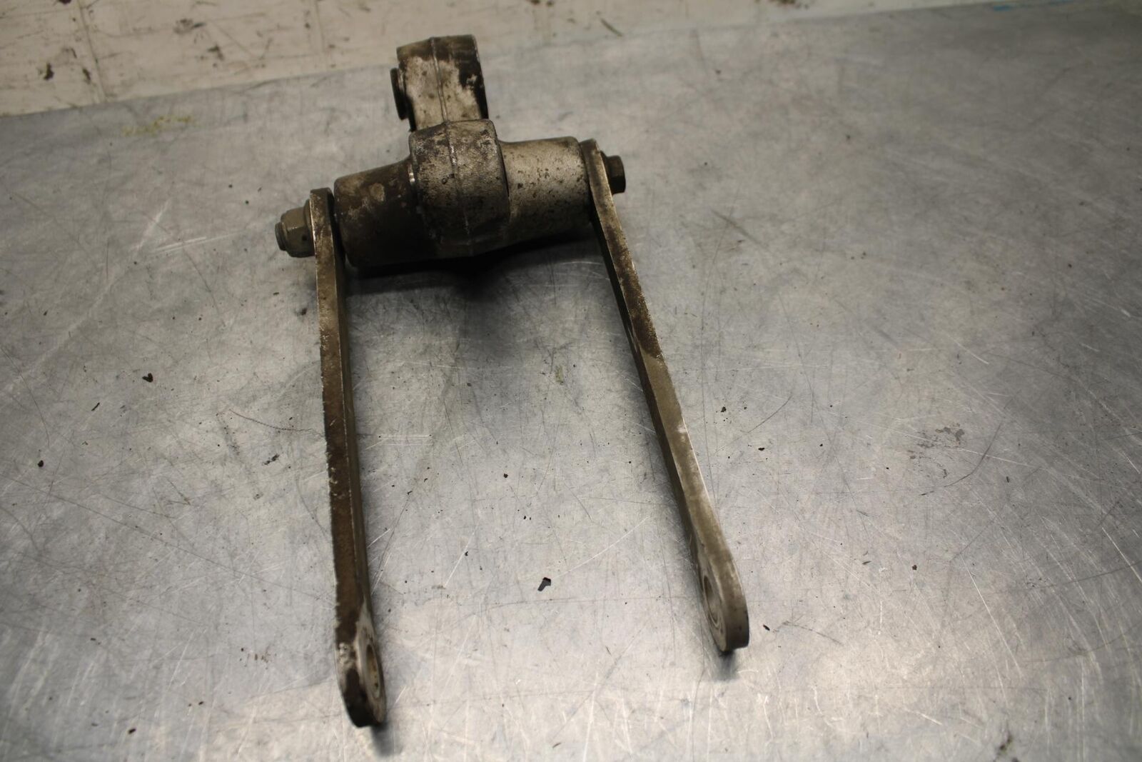 02-03 SUZUKI GSXR750 REAR DOGBONE SHOCK LINKAGE LINK 62600-35870 BB14