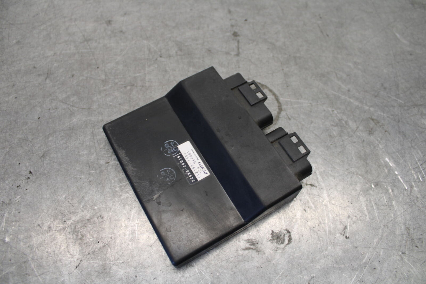 04 SUZUKI GSXR600 ECU CONTROLLER UNIT BLACK BOX ECM CDI 32920-29G20 BB676