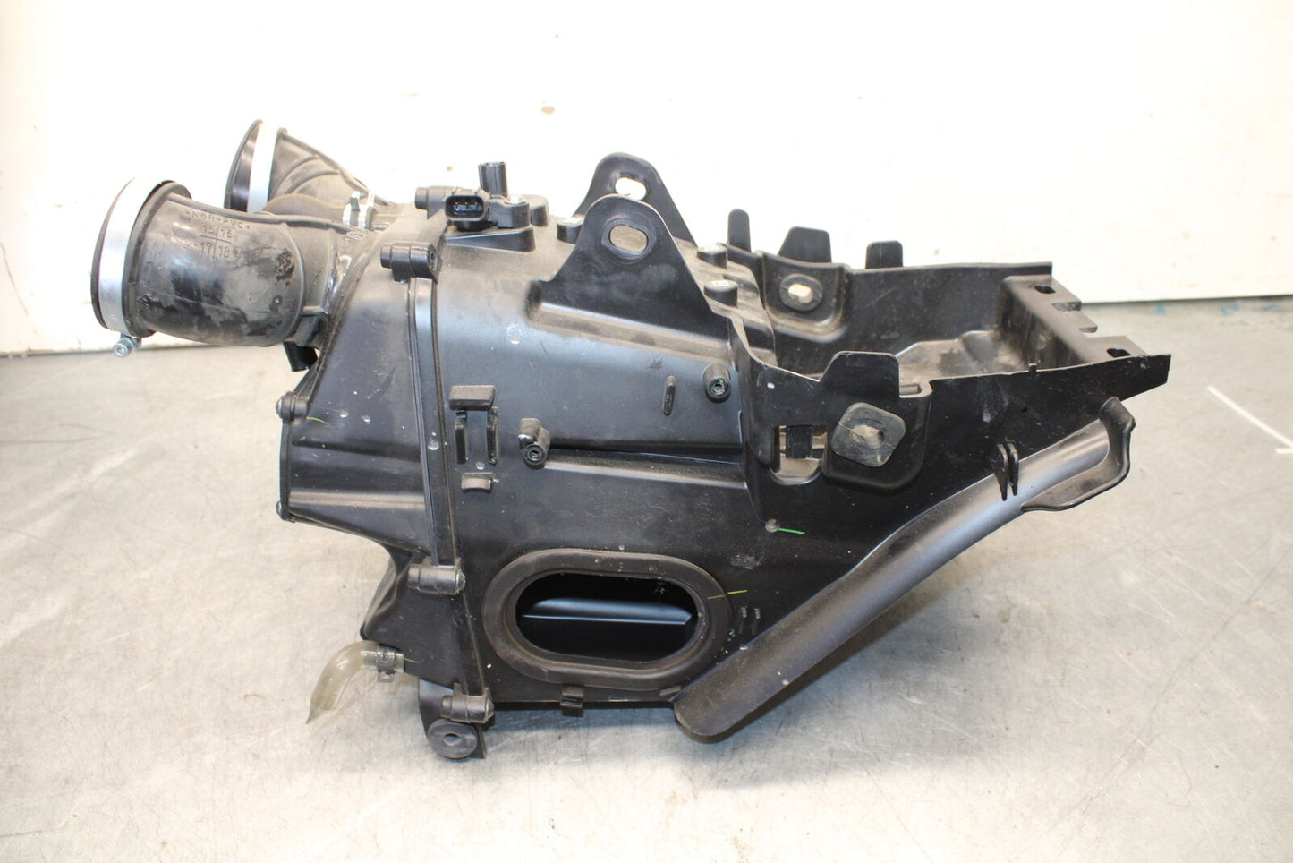 19-21 TRIUMPH SPEED TWIN 1200 AIRBOX AIR INTAKE FILTER BOX BB653