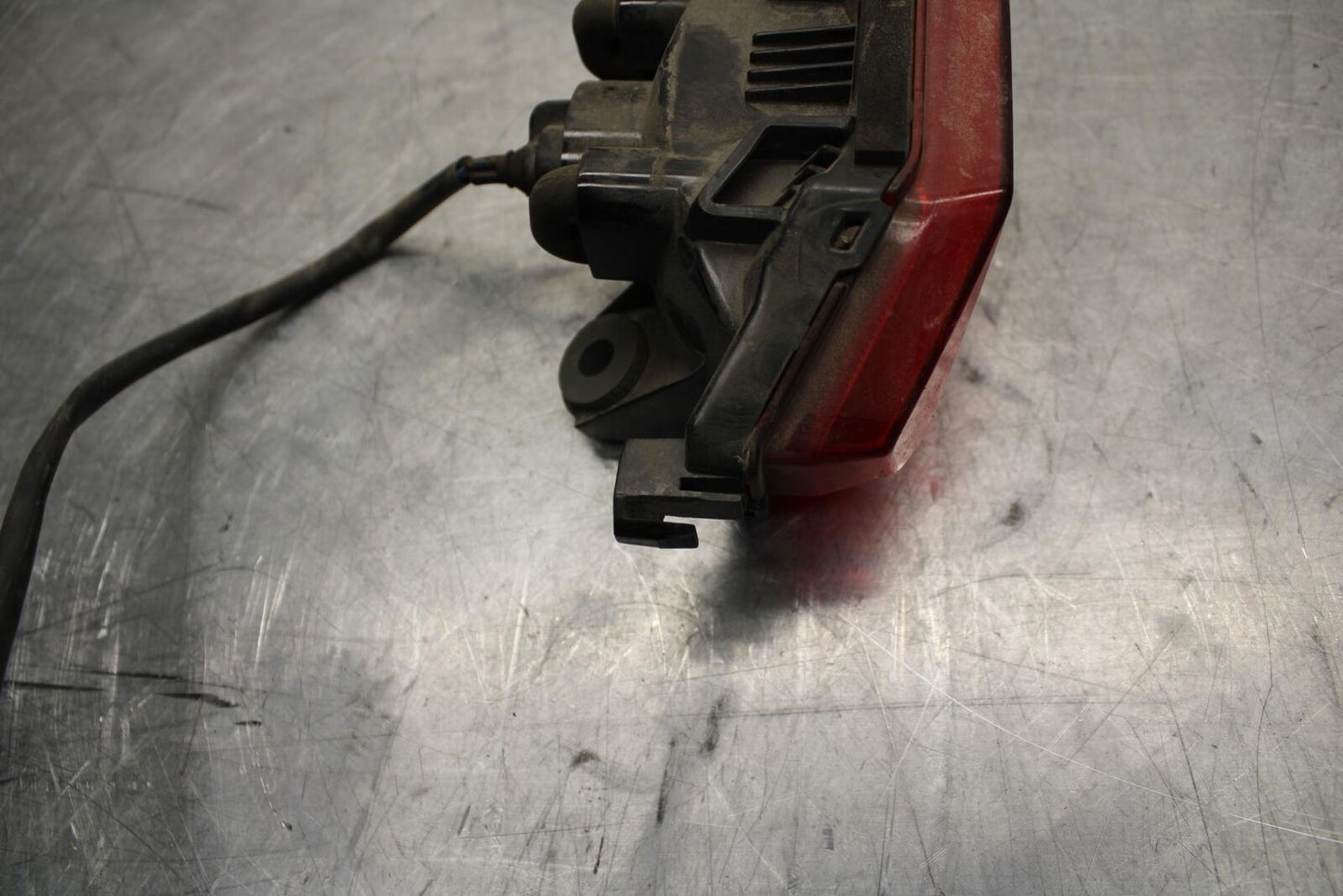 17 KAWASAKI VERSYS-X 300 REAR TAIL TAILLIGHT BACK BRAKE LIGHT BB504