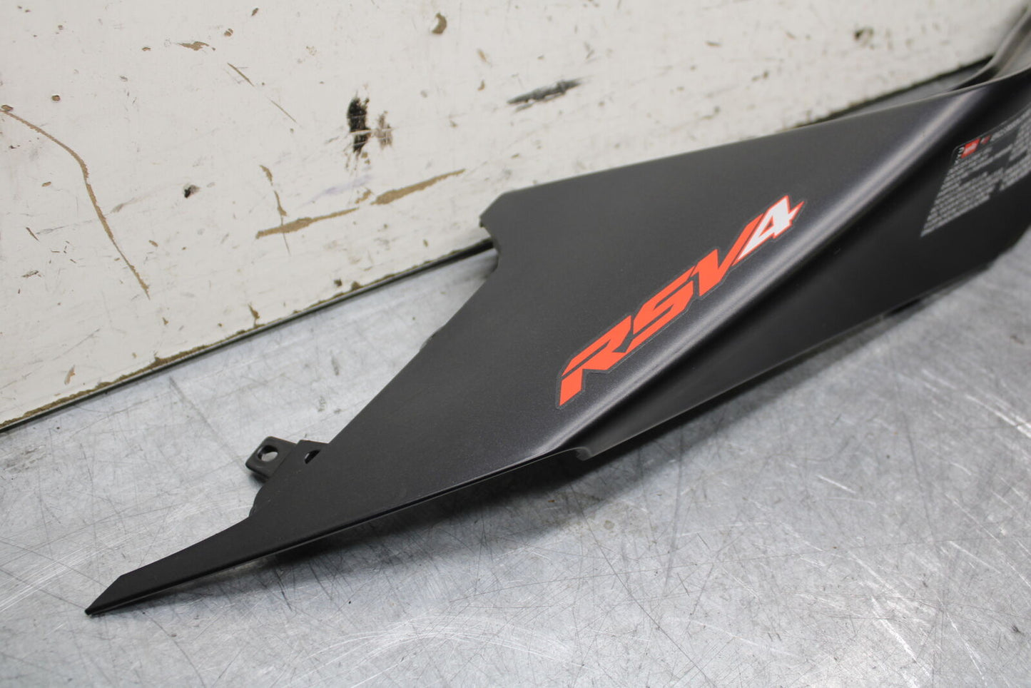 21-24 APRILIA RSV4 RIGHT REAR BACK TAIL FAIRING COWL SHROUD BB668