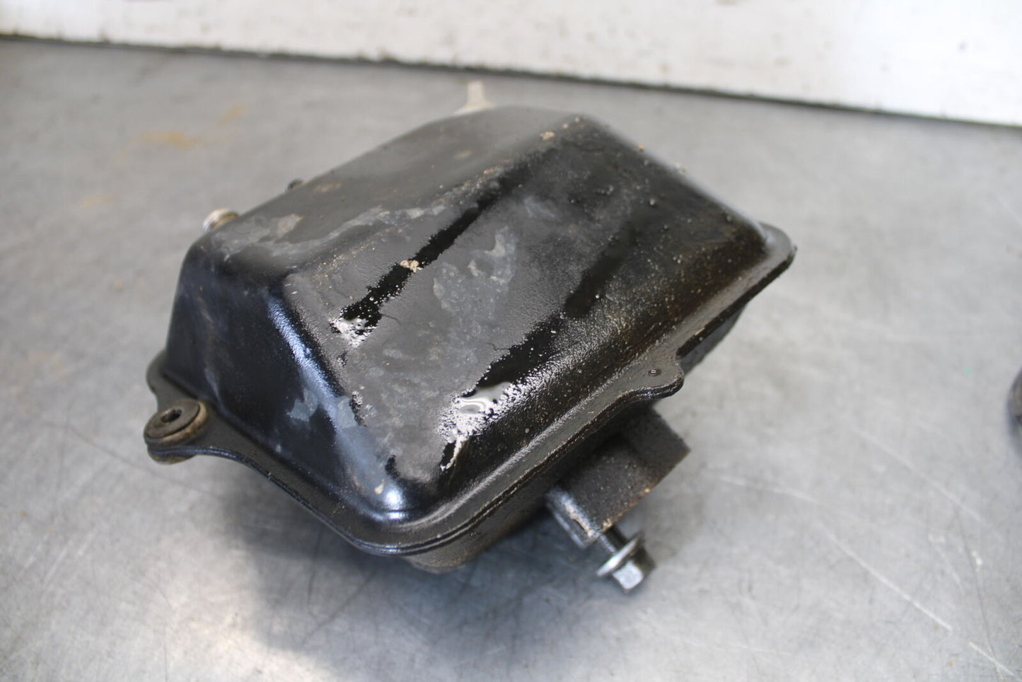 01-05 YAMAHA RAPTOR 660R OIL TANK BOTTLE RESERVOIR 5LP-21750-01-00 BB695