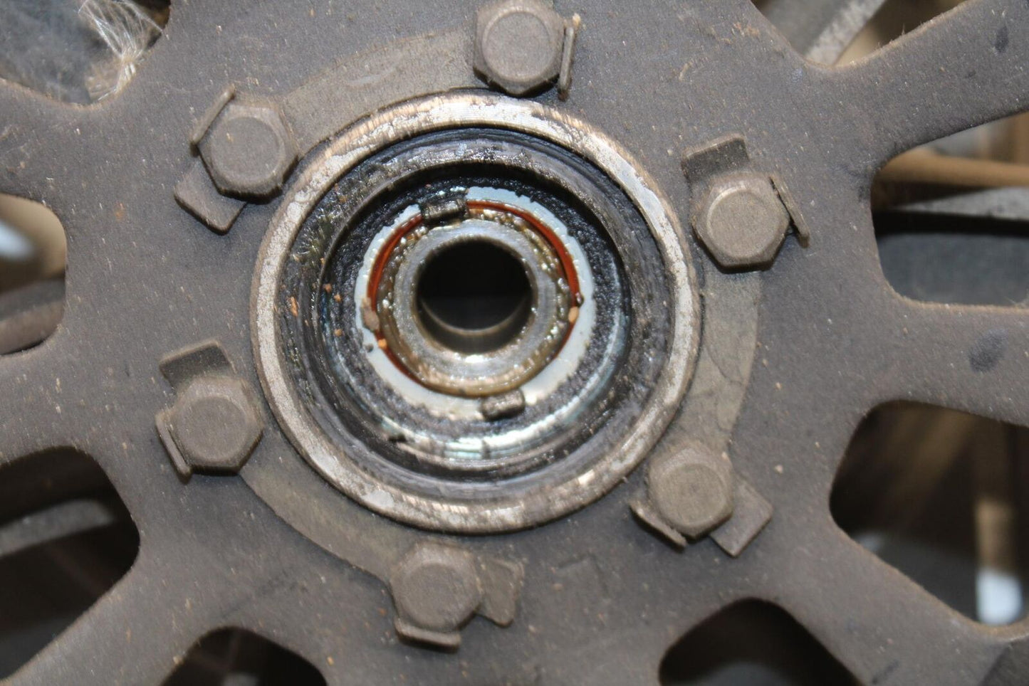 1979 Yamaha XS1100 FRONT WHEEL RIM AND ROTORS DISCS BB572