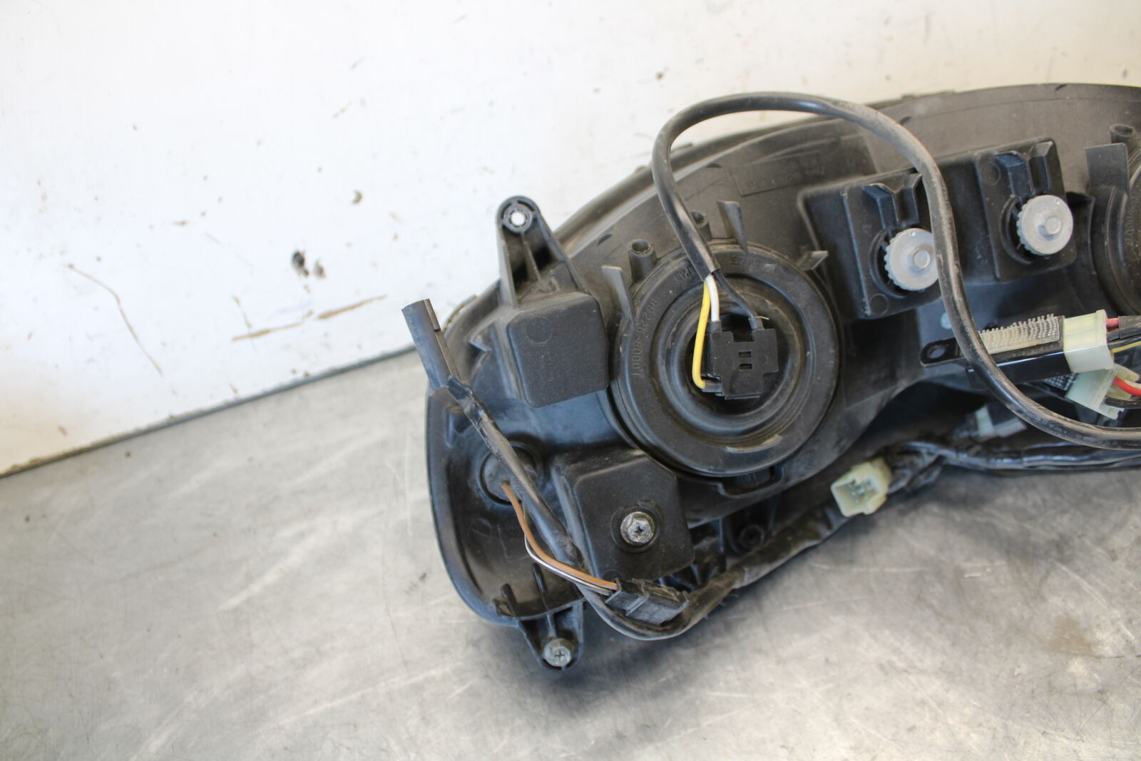 03-07 SUZUKI SV1000S FRONT HEADLIGHT HEAD LIGHT LAMP BB657