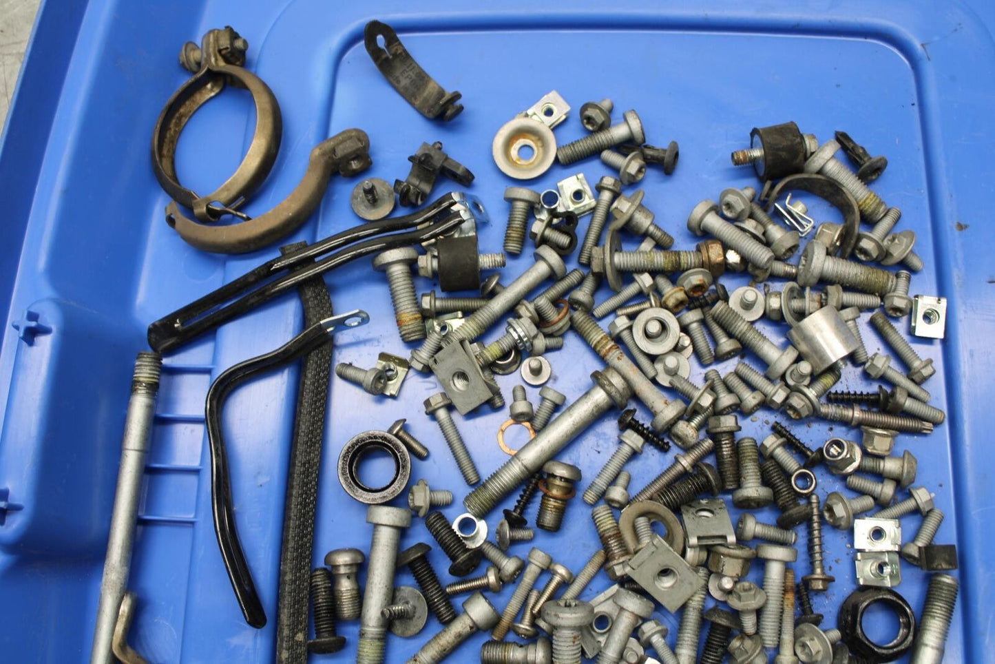 16-18 KTM 690 DUKE MISCELLANEOUS MOUNTING BOLTS HARDWARE MOTOR SCREWS BB631
