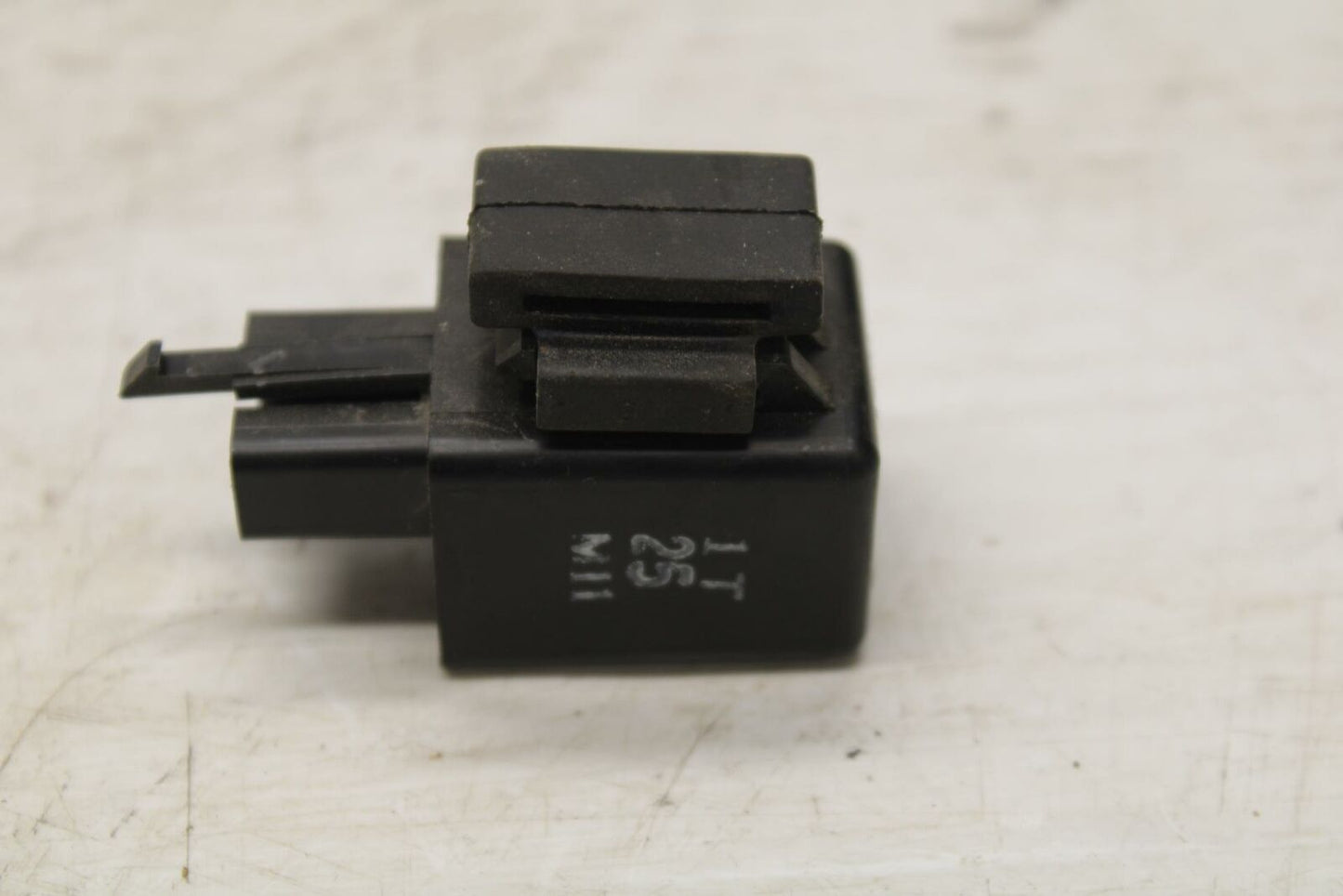 16-21 YAMAHA XSR900 TURN SIGNAL BLINKER RELAY FLASHER SWITCH BB362