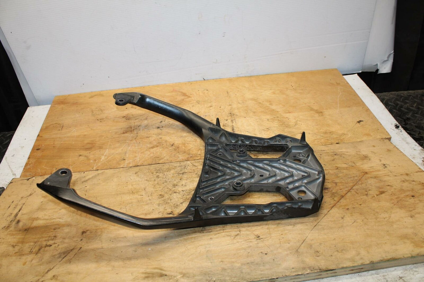 02-03 SUZUKI VSTROM 1000 REAR BACK GRAB BAR HANDLE BB331