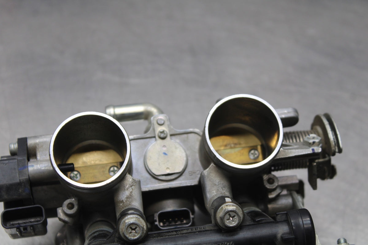 17-18 YAMAHA YZF R3 MAIN FUEL INJECTORS / THROTTLE BODIES BB813