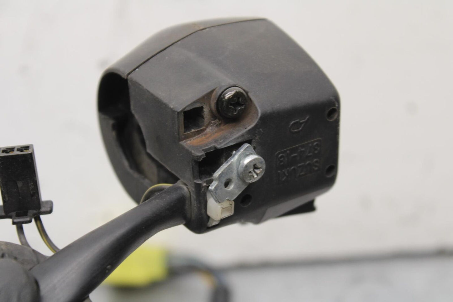 01-03 SUZUKI GSXR600 LEFT CLIP ON HANDLE HORN SIGNALS SWITCH  BB633