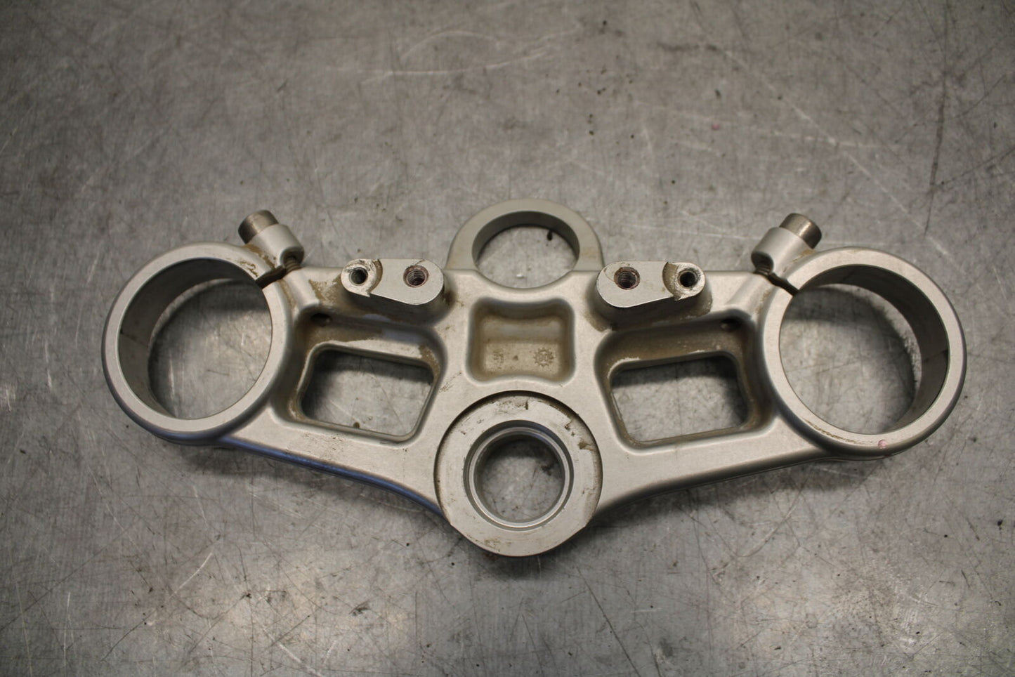 09-11 TRIUMPH DAYTONA 675 FORKS UPPER TRIPLE TREE CLAMP BB652