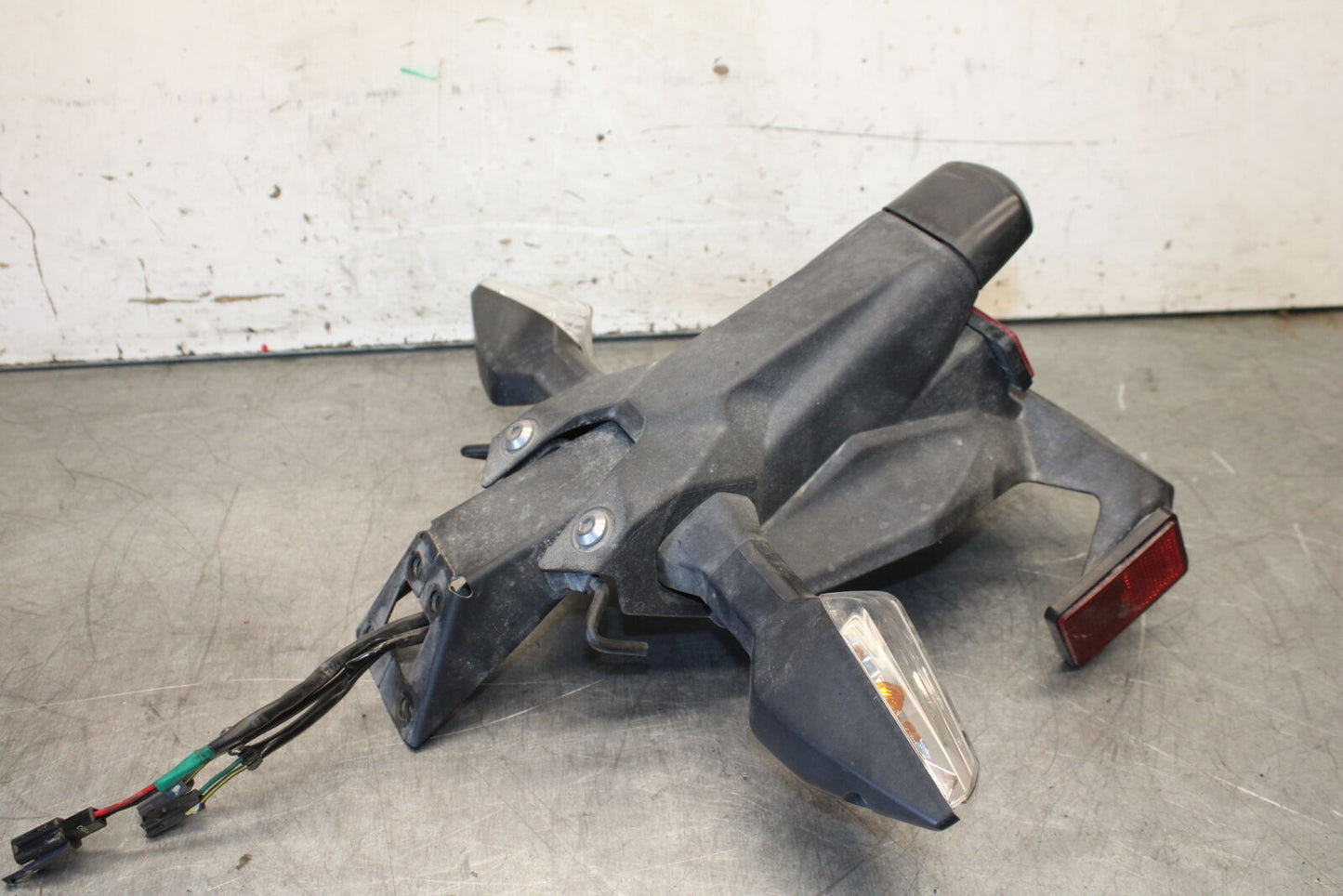 19-22 KAWASAKI Z400 REAR BACK FENDER MUD GUARD BB708