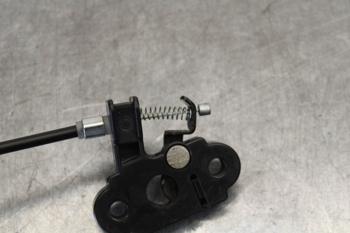 18-23 KAWASAKI NINJA 400 REAR PASSENGER SEAT LATCH LOCK ASSEMBLY BB679