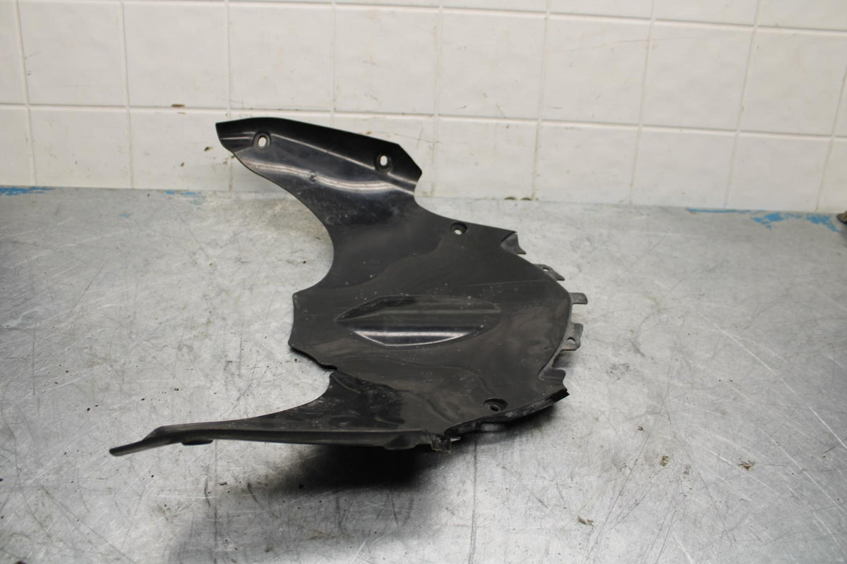 09-16 SUZUKI GSXR1000 LOWER FRONT UPPER INNER HEADLIGHT COWL FAIRING BB439