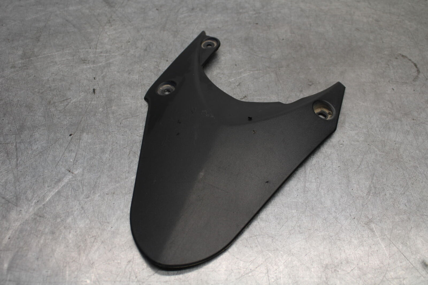 07-08 TRIUMPH DAYTONA 675 REAR BACK WHEEL TIRE HUGGER FENDER BB685