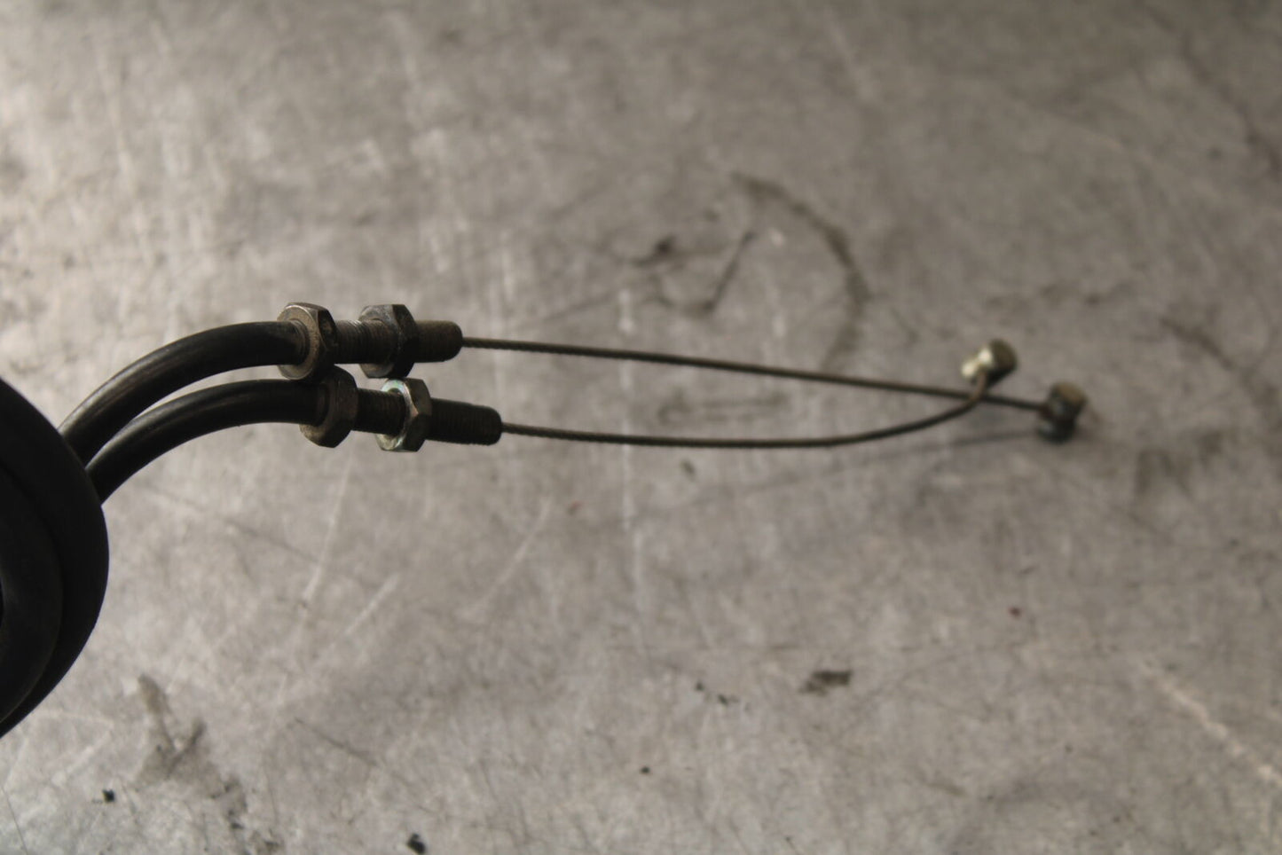 07-08 TRIUMPH DAYTONA 675 THROTTLE CABLES LINES BB685
