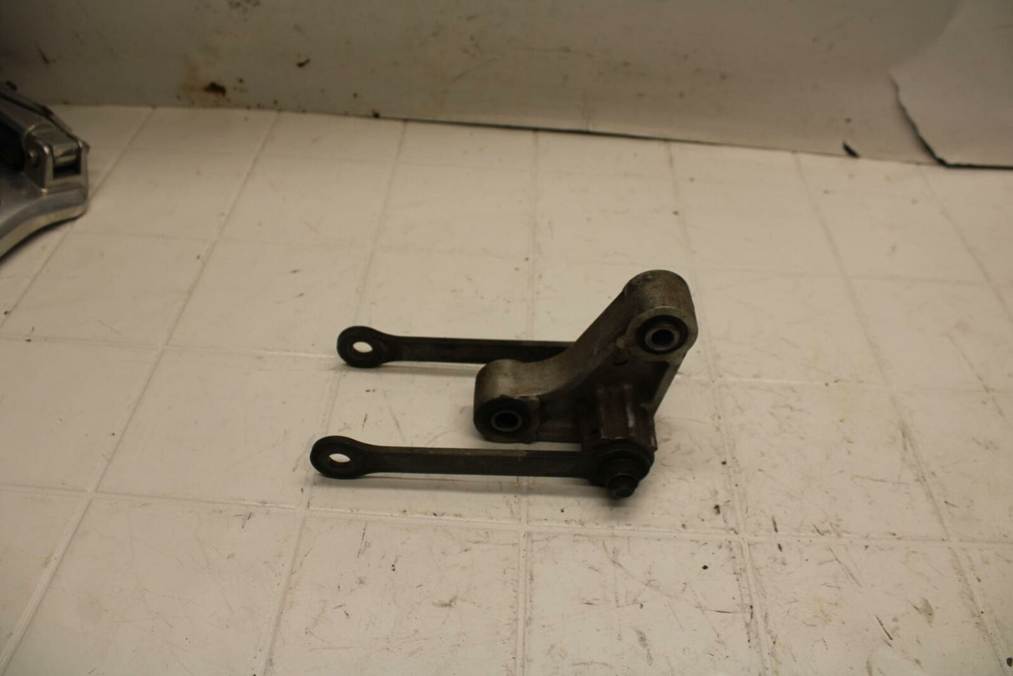 01-05 YAMAHA FZS1000 REAR DOGBONE SHOCK LINKAGE LINK BB10