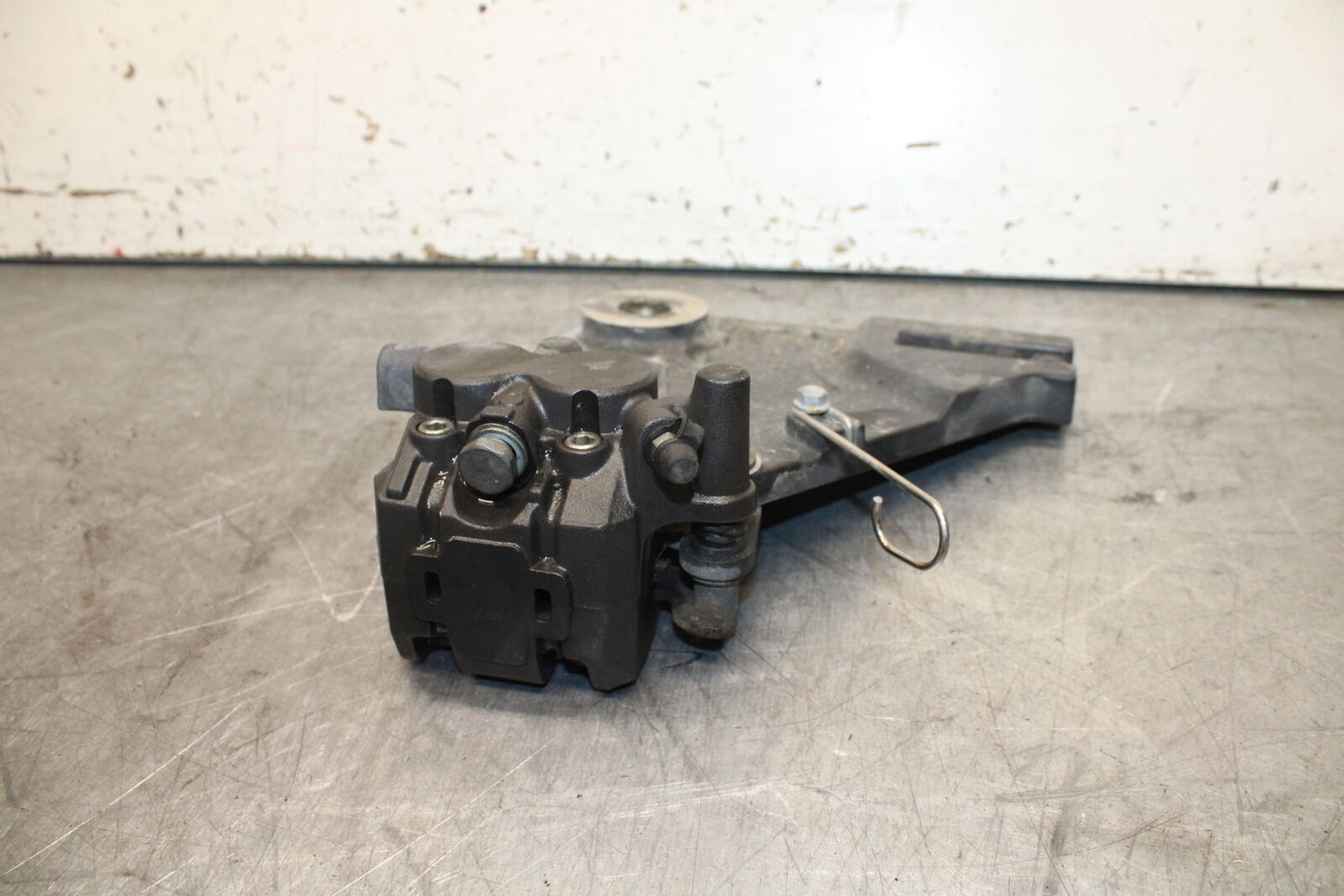 14-16 TRIUMPH AMERICA LT REAR BACK BRAKE CALIPER W MOUNT BRACKET BB720
