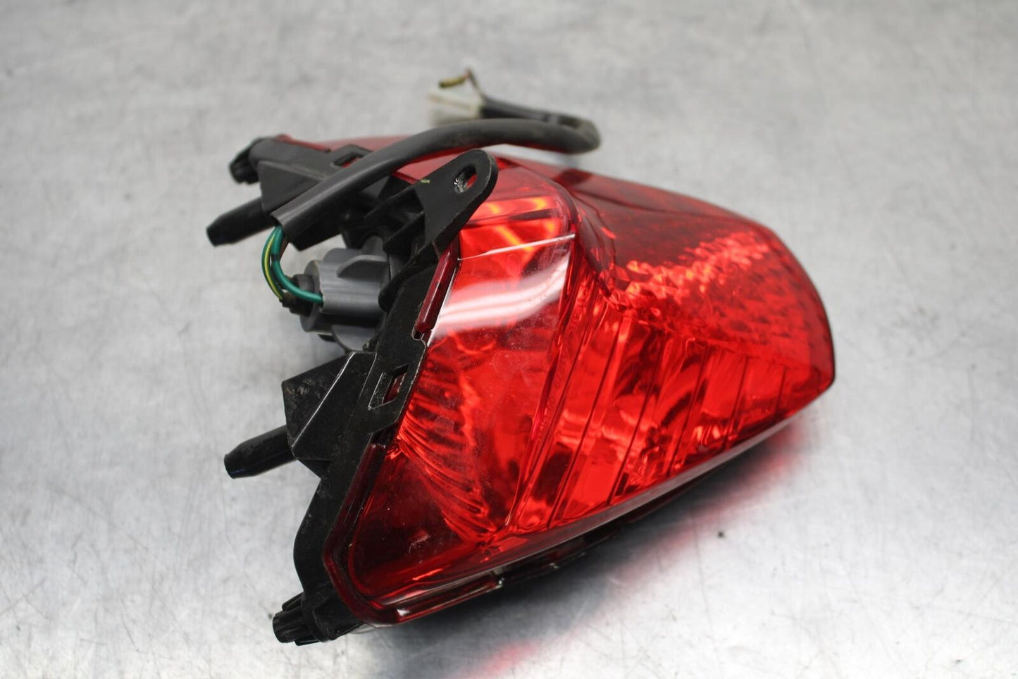 11-19 HONDA CBR125R REAR TAIL TAILLIGHT BACK BRAKE LIGHT BB105