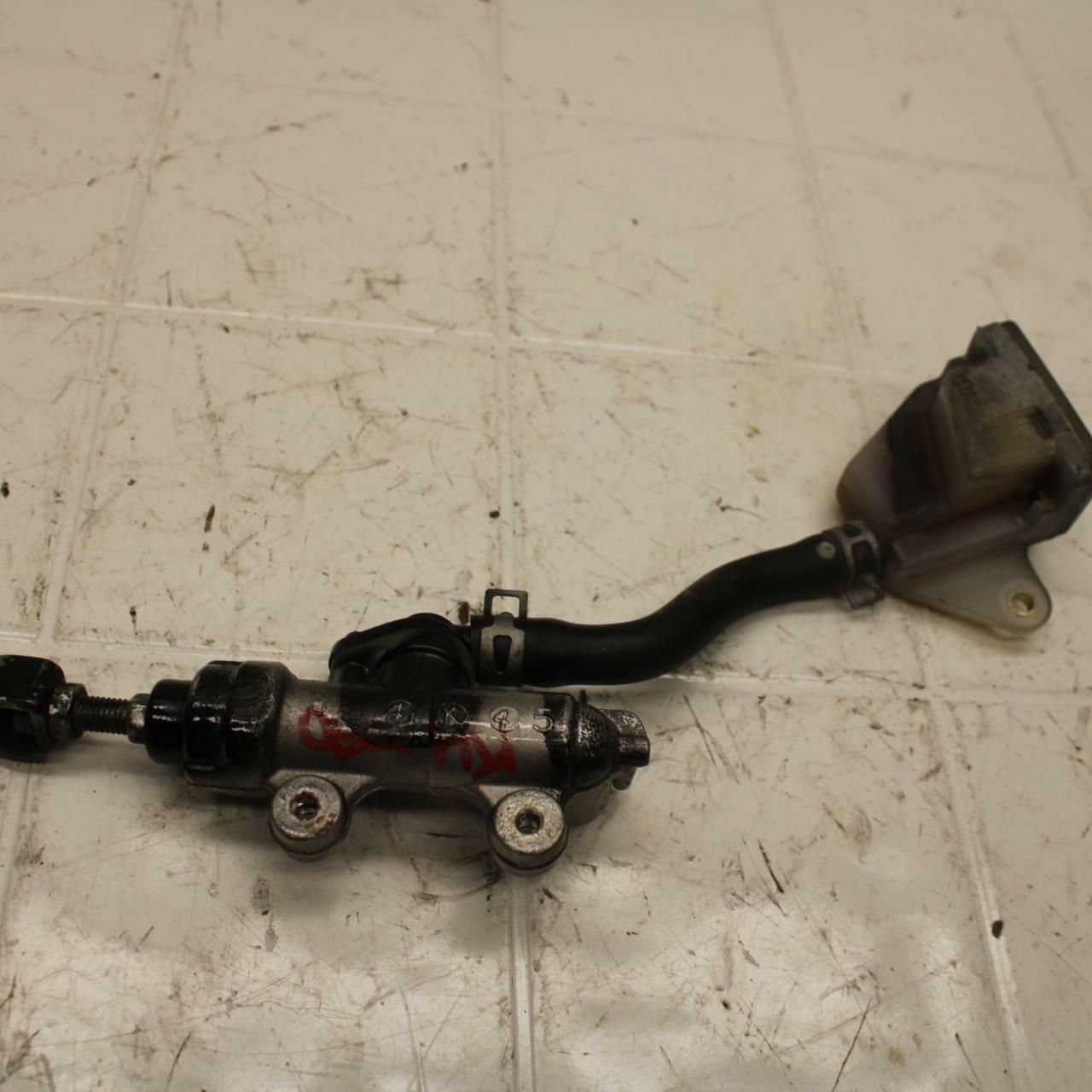 04-05 SUZUKI GSXR750 REAR BACK BRAKE MASTER CYLINDER W RESERVOIR BB11