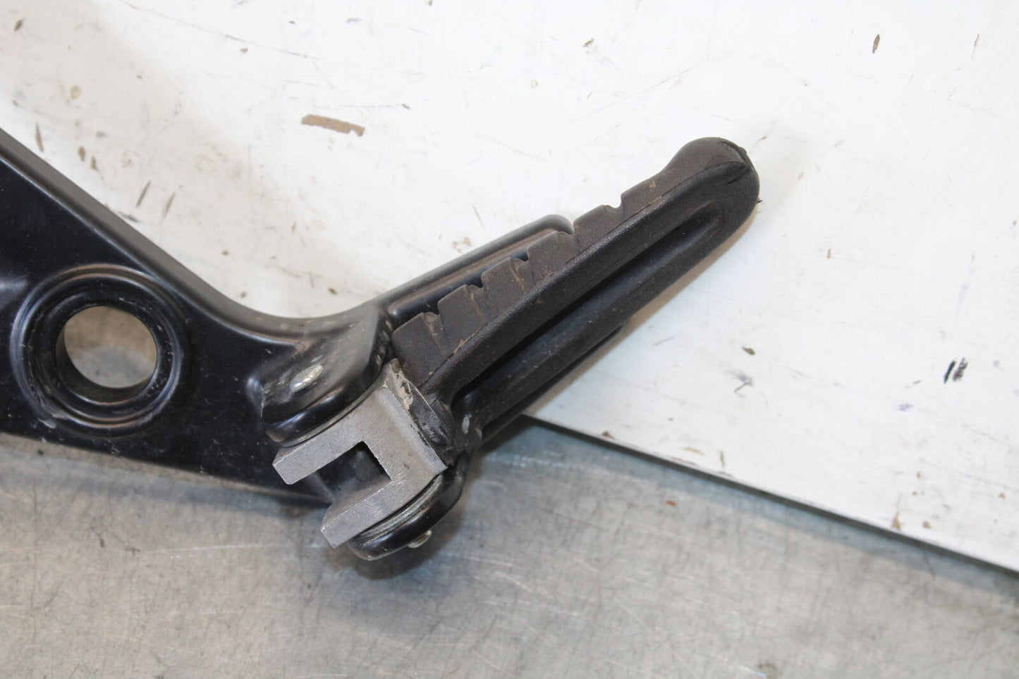 06-07 DUCATI MONSTER 695 LEFT REARSET REAR SET DRIVER FOOT PEG REST STOP BB674