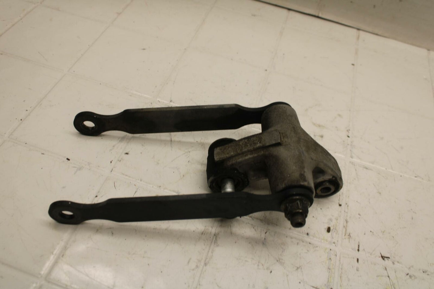 04-05 SUZUKI GSXR600 REAR DOGBONE SHOCK LINKAGE LINK BB18